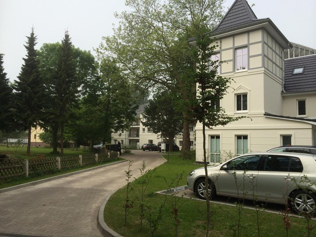 Haus Pamir - Ferienwohnungen Ostseebad Nienhagen Bagian luar foto