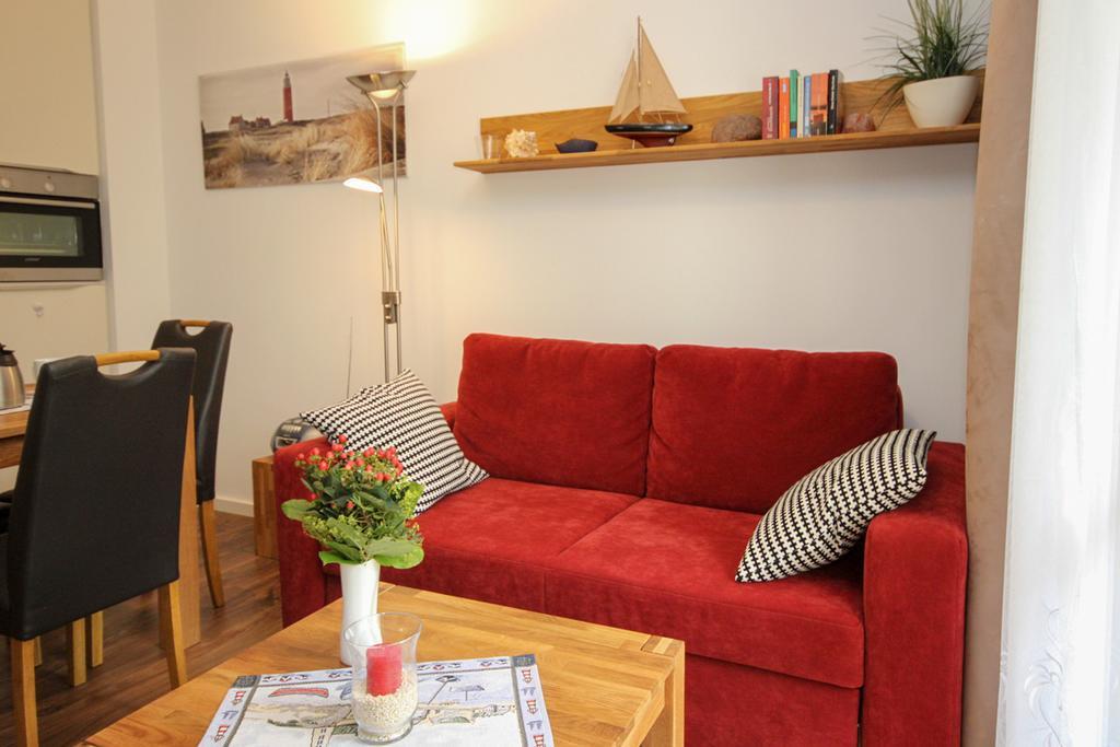 Haus Pamir - Ferienwohnungen Ostseebad Nienhagen Bagian luar foto