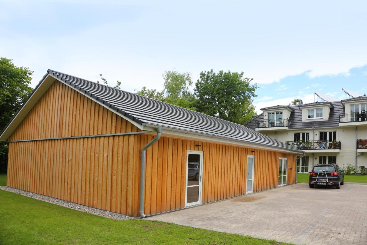Haus Pamir - Ferienwohnungen Ostseebad Nienhagen Bagian luar foto