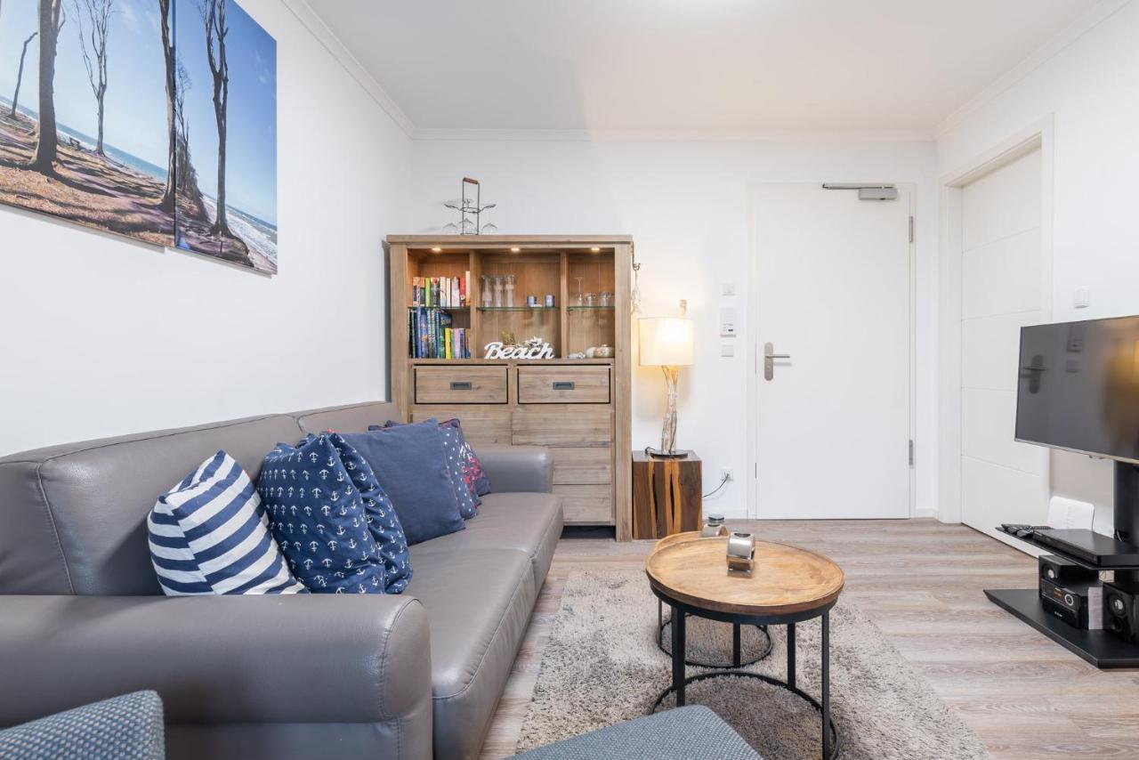 Haus Pamir - Ferienwohnungen Ostseebad Nienhagen Bagian luar foto